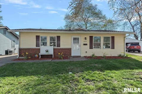 1626 Fairmont Dr, Springfield, IL 62702