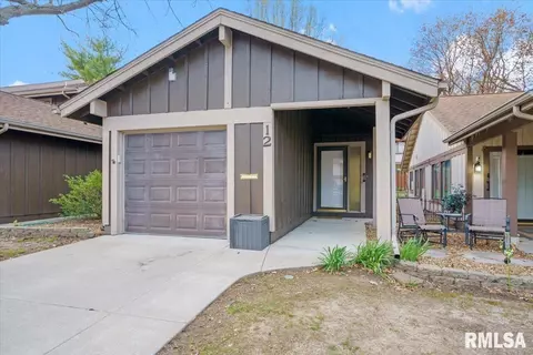 12 Redwood Ln, Springfield, IL 62704