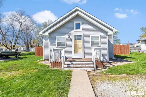 406 E Washington St, Auburn, IL 62615