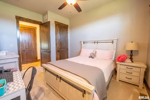 Bedroom - 1611 E Baseline Rd, Centralia, IL 62801 photo 4 of 7
