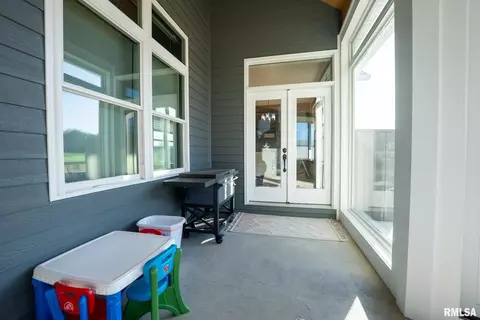 Exterior - 1611 E Baseline Rd, Centralia, IL 62801 photo 15 of 15