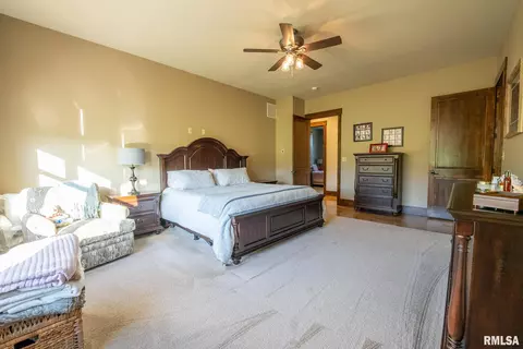 Bedroom - 1611 E Baseline Rd, Centralia, IL 62801 photo 6 of 7
