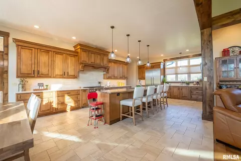 Kitchen - 1611 E Baseline Rd, Centralia, IL 62801 photo 3 of 4