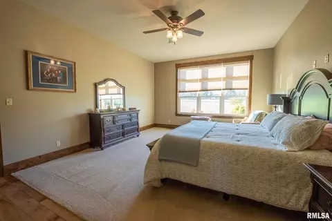 Bedroom - 1611 E Baseline Rd, Centralia, IL 62801 photo 5 of 7