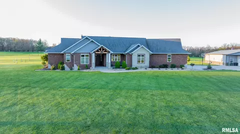 1611 E Baseline Rd, Centralia, IL 62801