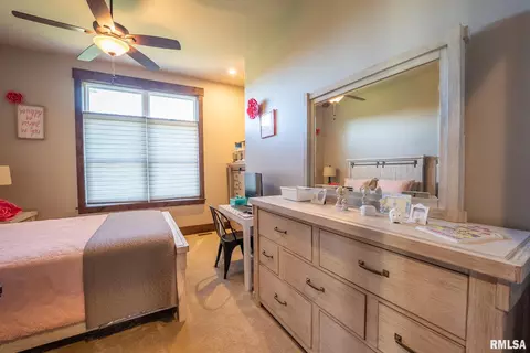 Bedroom - 1611 E Baseline Rd, Centralia, IL 62801 photo 3 of 7