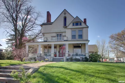 1800 Grove Ave, Quincy, IL 62301
