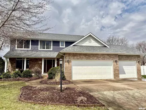 3096 Whitehaven Cir, Galesburg, IL 61401