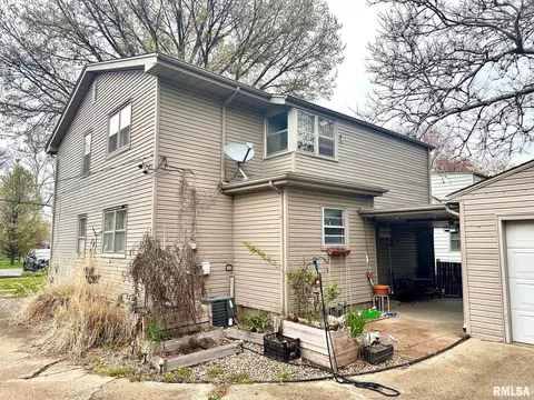 Exterior - 1038 W Maple Ave, Springfield, IL 62704 photo 2 of 4