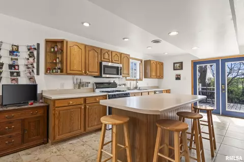 310 W Main St, Tallula, IL 62688 photo 11