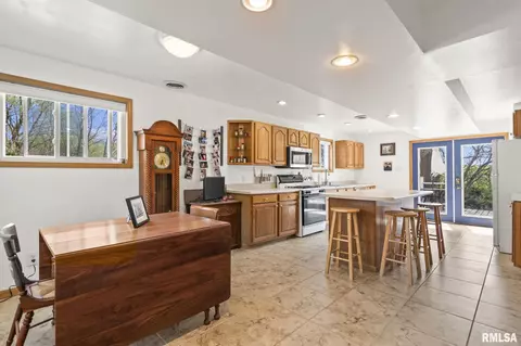 310 W Main St, Tallula, IL 62688 photo 9