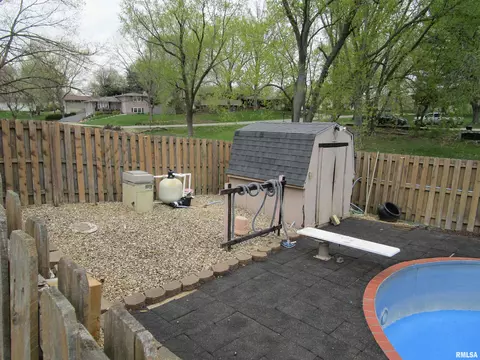 Exterior - 55 Palomino Rd, Springfield, IL 62702 photo 9 of 13