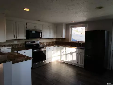 Kitchen - 55 Palomino Rd, Springfield, IL 62702 photo 1 of 3