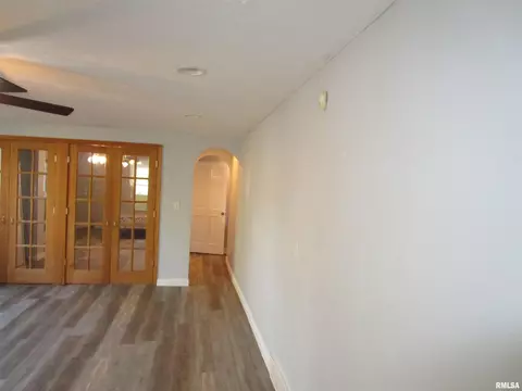 Entry Way - 55 Palomino Rd, Springfield, IL 62702 photo 3 of 9