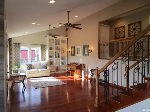 Living - 55 Palomino Rd, Springfield, IL 62702 photo 3 of 7