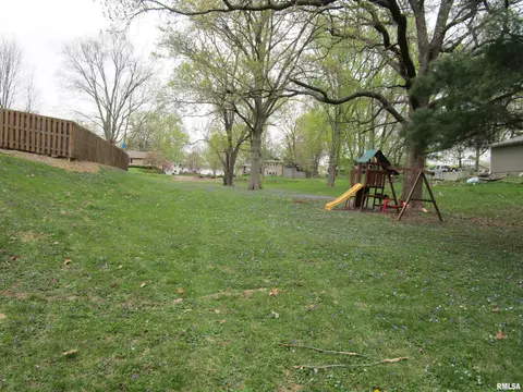 Exterior - 55 Palomino Rd, Springfield, IL 62702 photo 5 of 13