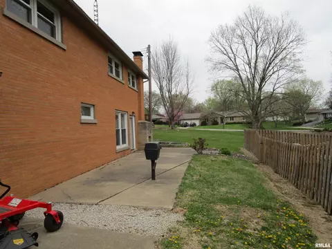 Exterior - 55 Palomino Rd, Springfield, IL 62702 photo 2 of 13