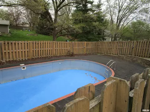 Exterior - 55 Palomino Rd, Springfield, IL 62702 photo 8 of 13