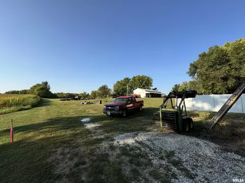 Exterior - 323 E Cortland St, Avon, IL 61415 photo 10 of 20