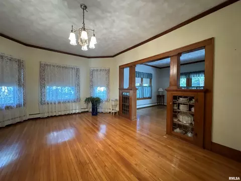 Living - 323 E Cortland St, Avon, IL 61415 photo 6 of 13