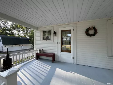Exterior - 323 E Cortland St, Avon, IL 61415 photo 4 of 20