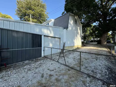 Exterior - 323 E Cortland St, Avon, IL 61415 photo 9 of 20