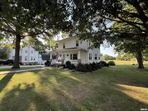 Exterior - 323 E Cortland St, Avon, IL 61415 photo 2 of 20