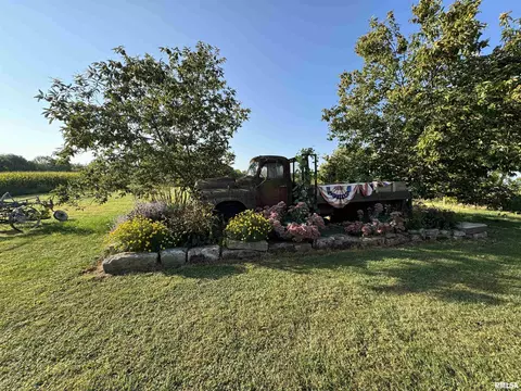 Exterior - 323 E Cortland St, Avon, IL 61415 photo 15 of 20