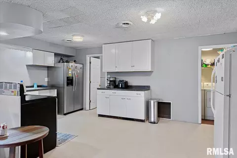 Kitchen - 4325 S 3rd St, Springfield, IL 62703 photo 6 of 7