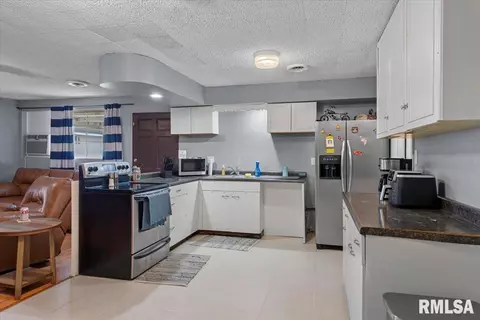Kitchen - 4325 S 3rd St, Springfield, IL 62703 photo 7 of 7