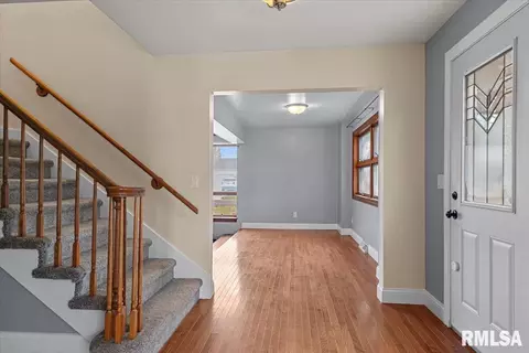 Entry Way - 4325 S 3rd St, Springfield, IL 62703 photo 3 of 6