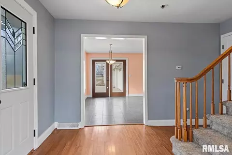 Entry Way - 4325 S 3rd St, Springfield, IL 62703 photo 2 of 6