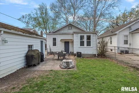 Exterior - 1932 S State St, Springfield, IL 62704 photo 2 of 3