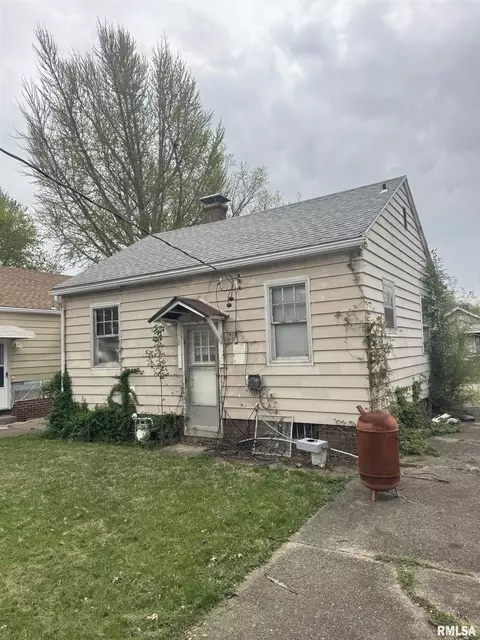 2329 S 8th St, Springfield, IL 62703 photo 8