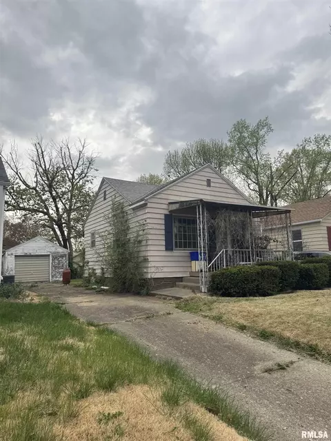 2329 S 8th St, Springfield, IL 62703 photo 2