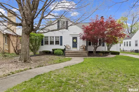 2004 S Walnut St, Springfield, IL 62704