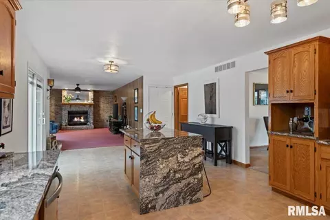 505 Tecumseh Trl, Springfield, IL 62711 photo 11
