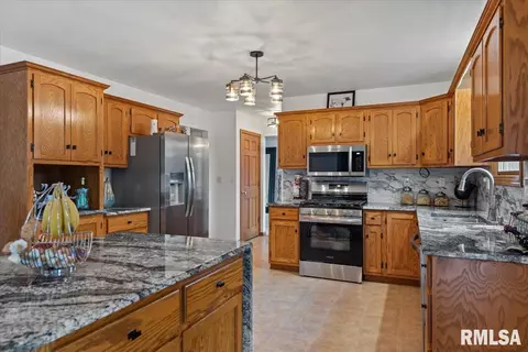 505 Tecumseh Trl, Springfield, IL 62711 photo 12
