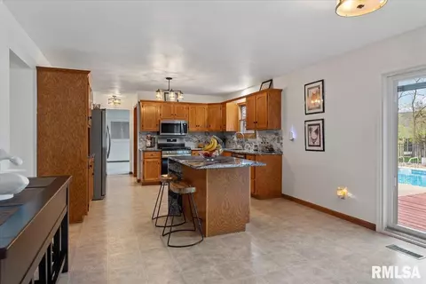 505 Tecumseh Trl, Springfield, IL 62711 photo 15