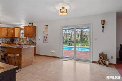 505 Tecumseh Trl, Springfield, IL 62711 photo 14