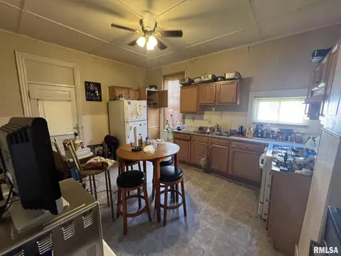 1112 E North Grand Ave, Springfield, IL 62702 photo 3