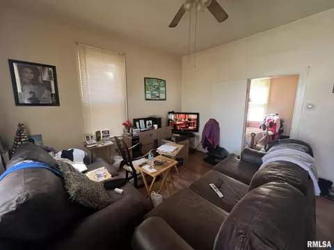 1112 E North Grand Ave, Springfield, IL 62702 photo 2