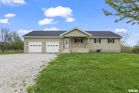422 E 750 N Rd, Morrisonville, IL 62546