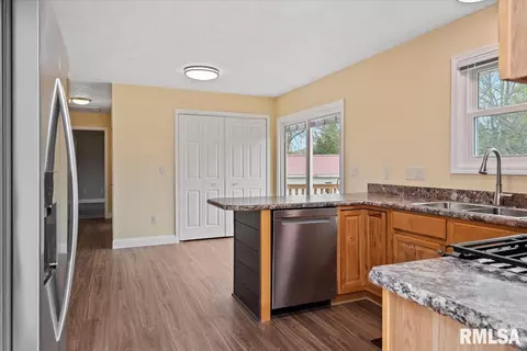 Entry Way - 209 E Menard St, Riverton, IL 62561 photo 2 of 2
