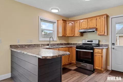 Kitchen - 209 E Menard St, Riverton, IL 62561 photo 2 of 2