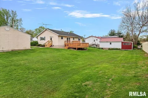 Exterior - 209 E Menard St, Riverton, IL 62561 photo 6 of 6