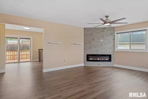 Living - 209 E Menard St, Riverton, IL 62561 photo 1 of 3