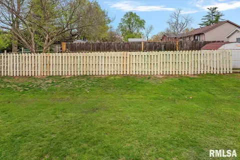 Other - 209 E Menard St, Riverton, IL 62561 photo 5 of 6