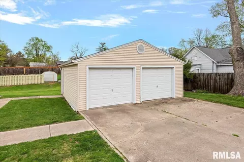 Other - 209 E Menard St, Riverton, IL 62561 photo 4 of 6