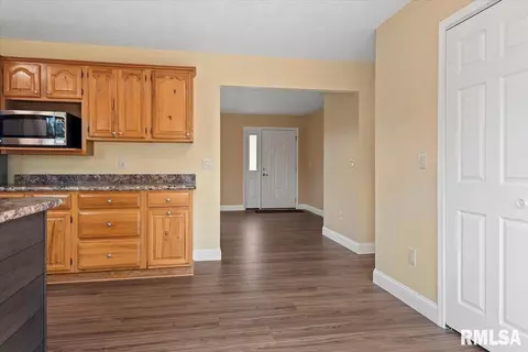 Entry Way - 209 E Menard St, Riverton, IL 62561 photo 1 of 2